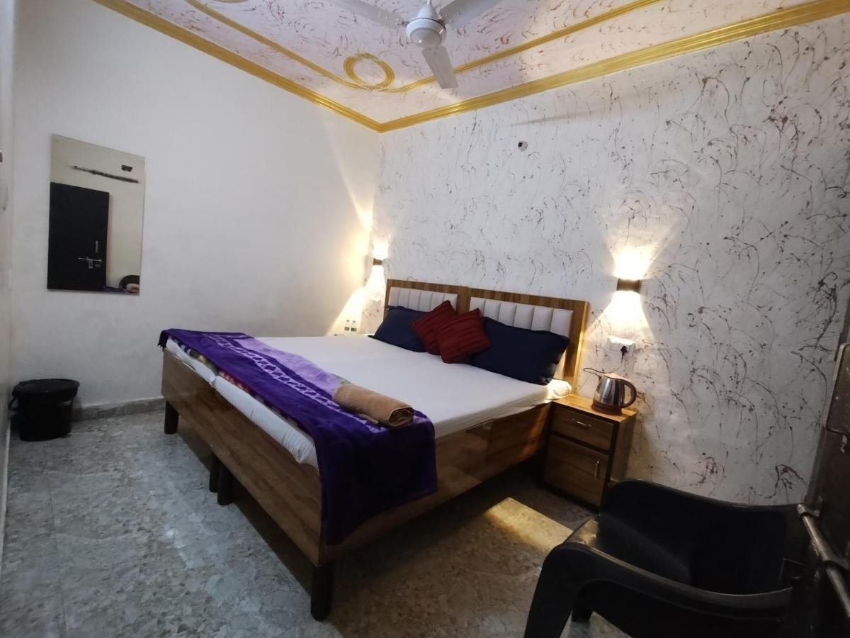 Genesis Homestay Агра Екстериор снимка