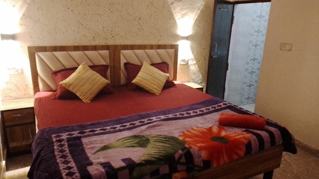 Genesis Homestay Агра Екстериор снимка