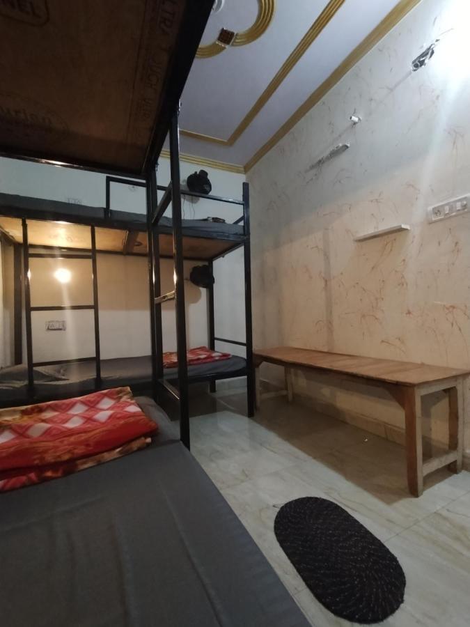 Genesis Homestay Агра Екстериор снимка