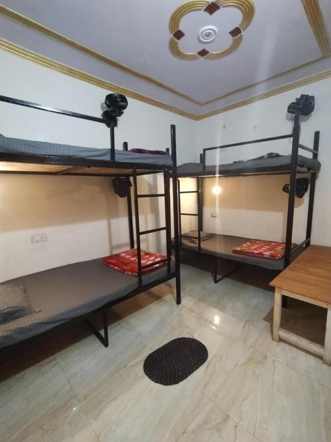 Genesis Homestay Агра Екстериор снимка