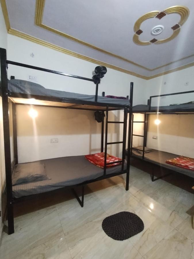 Genesis Homestay Агра Екстериор снимка