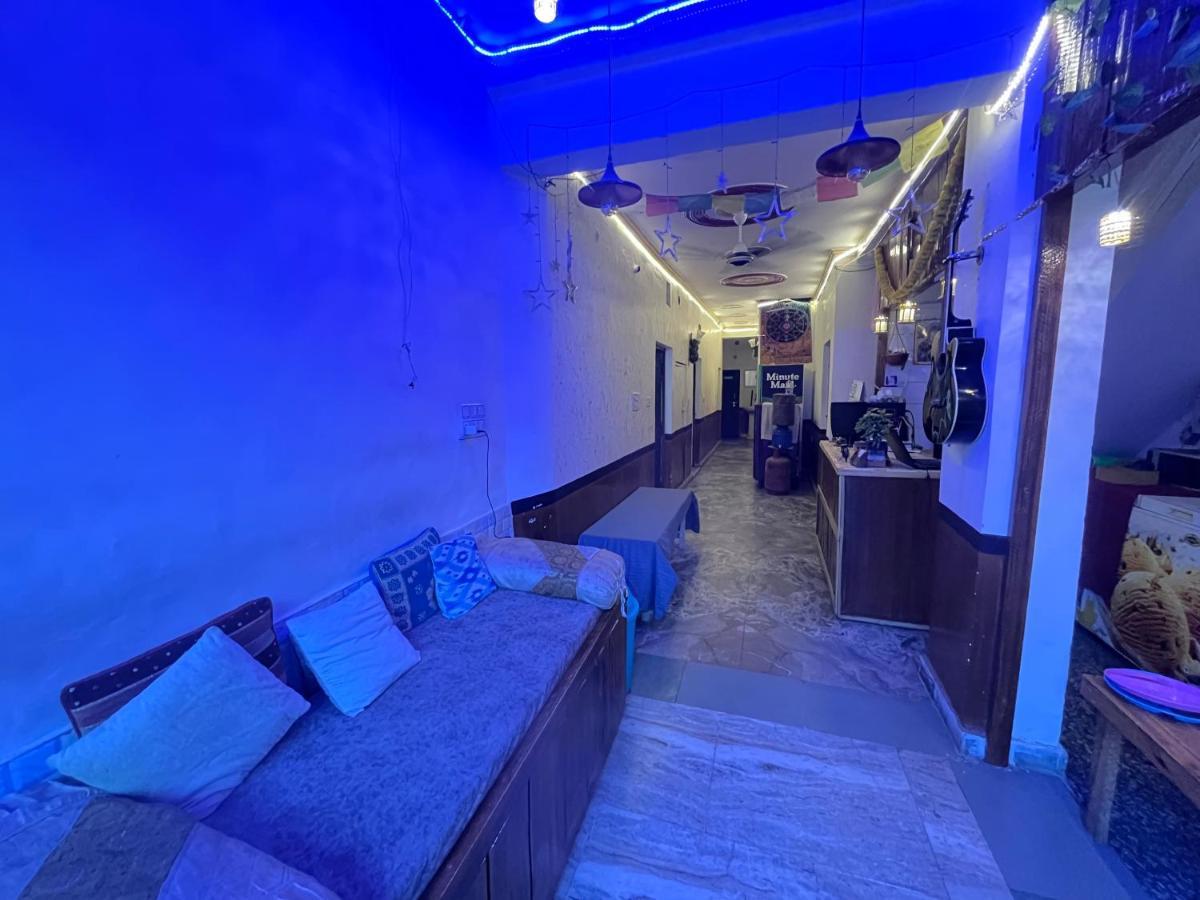 Genesis Homestay Агра Екстериор снимка