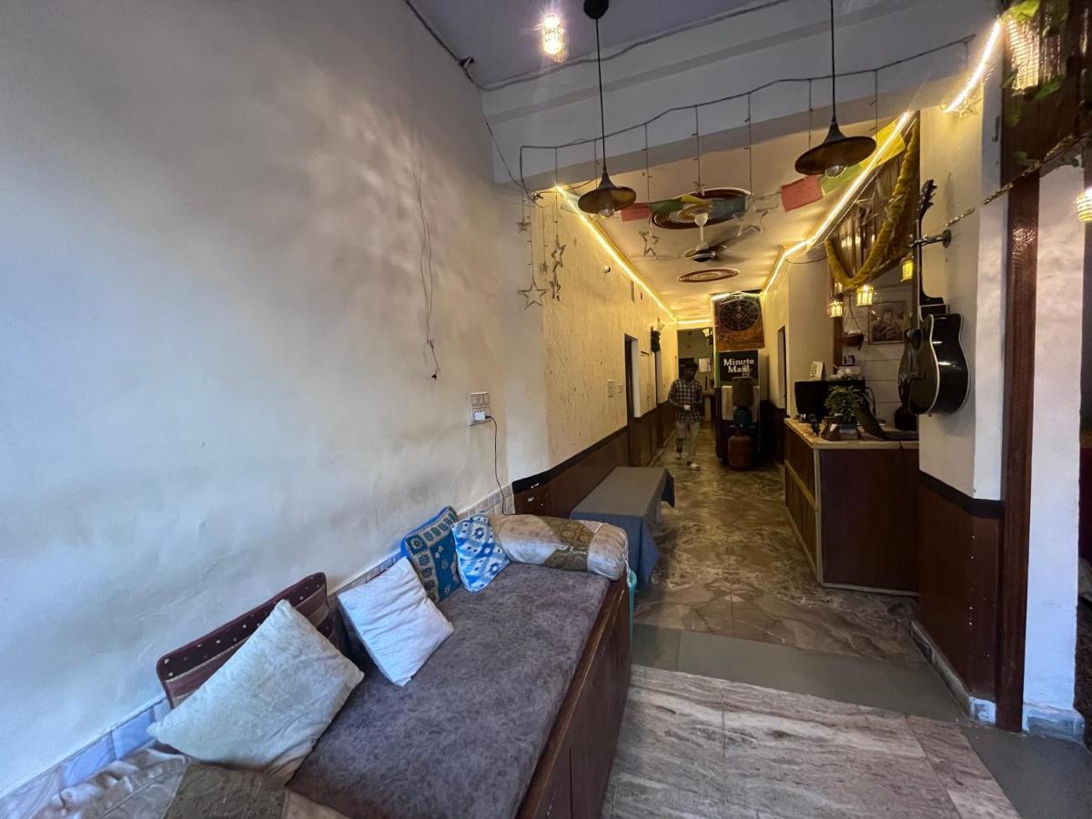 Genesis Homestay Агра Екстериор снимка