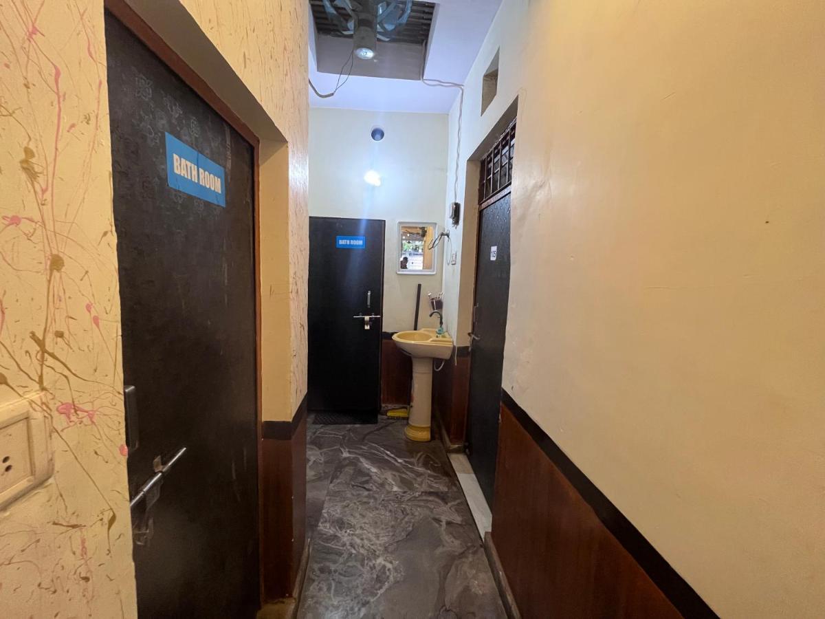 Genesis Homestay Агра Екстериор снимка