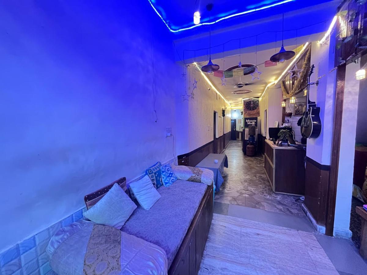 Genesis Homestay Агра Екстериор снимка