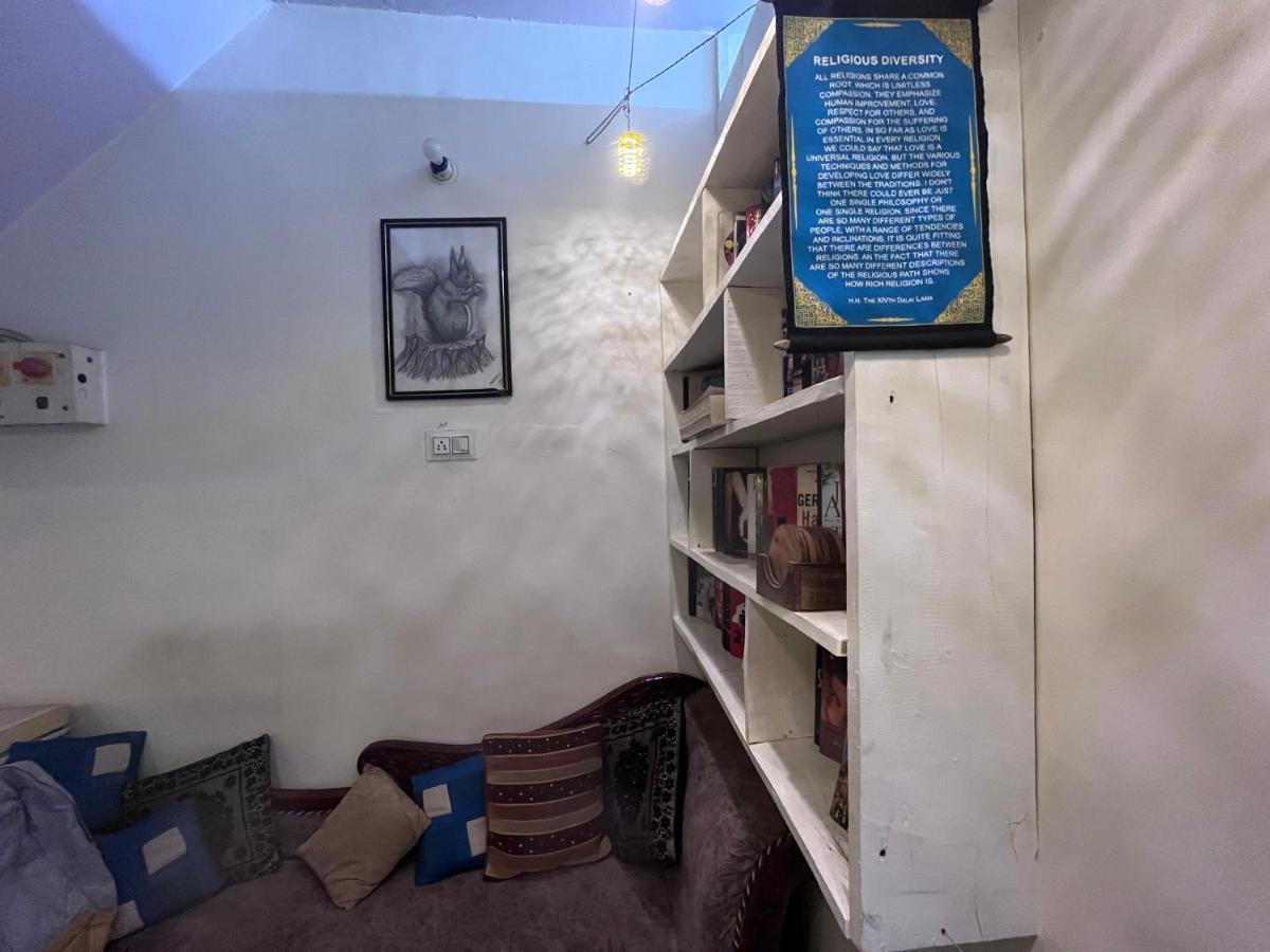 Genesis Homestay Агра Екстериор снимка