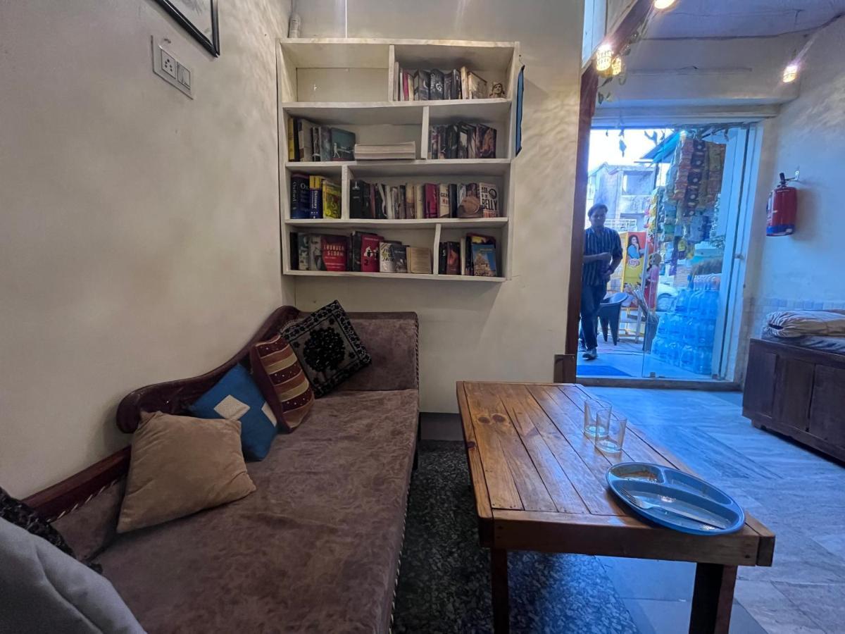 Genesis Homestay Агра Екстериор снимка
