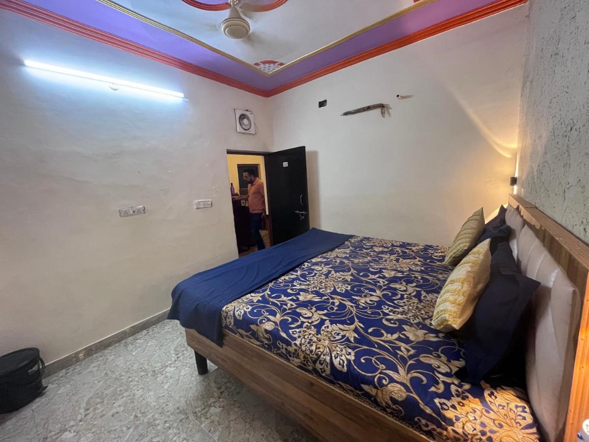 Genesis Homestay Агра Екстериор снимка